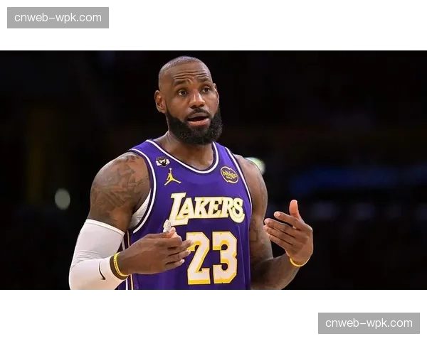 消息:勒布朗·詹姆斯休赛期去向成疑,多支球队被曝有意招募